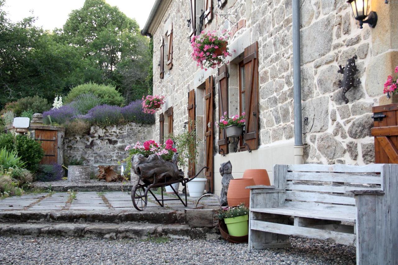La Belle Ame Bed & Breakfast Saint-Priest-des-Champs Екстериор снимка