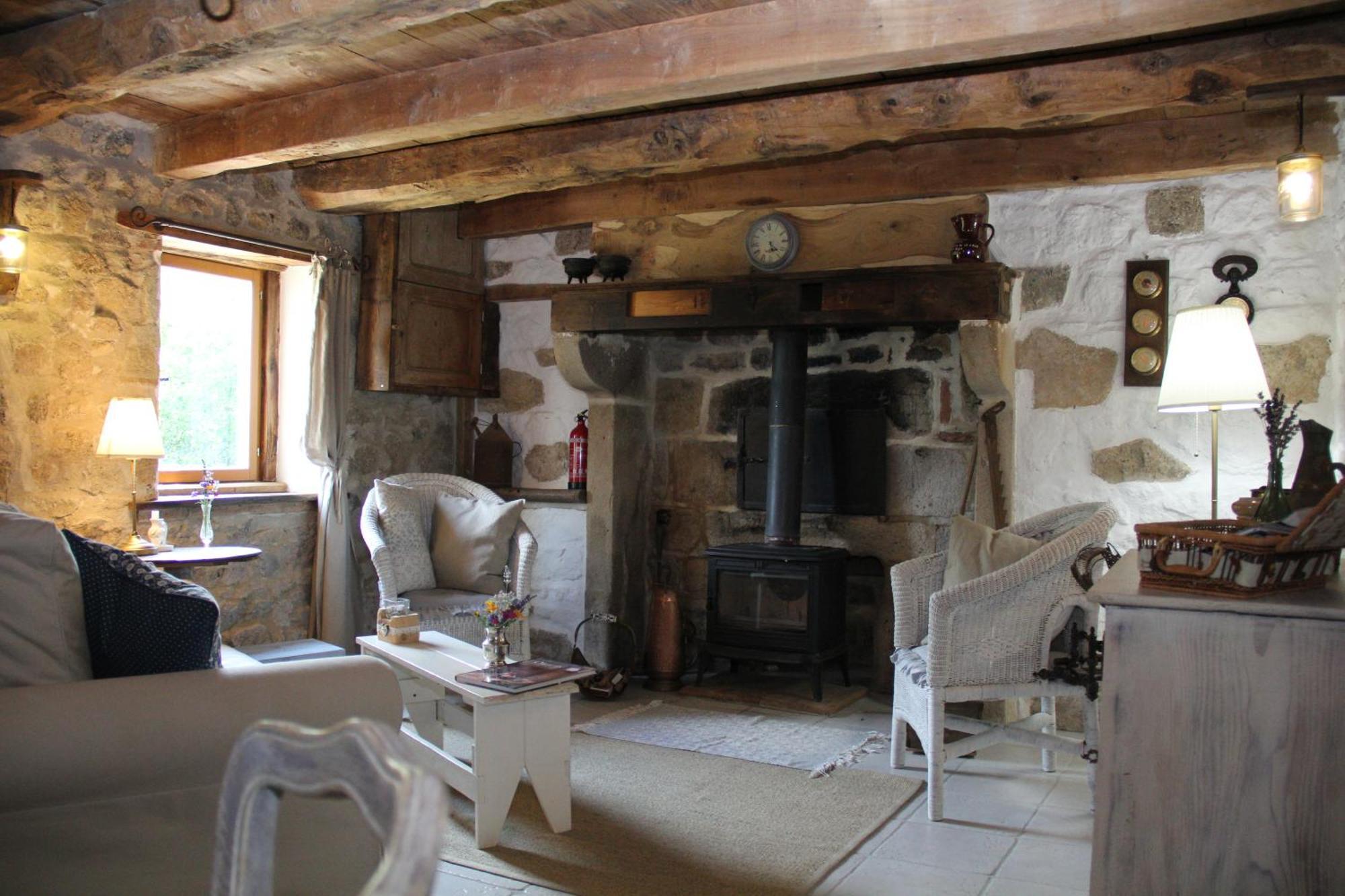 La Belle Ame Bed & Breakfast Saint-Priest-des-Champs Стая снимка