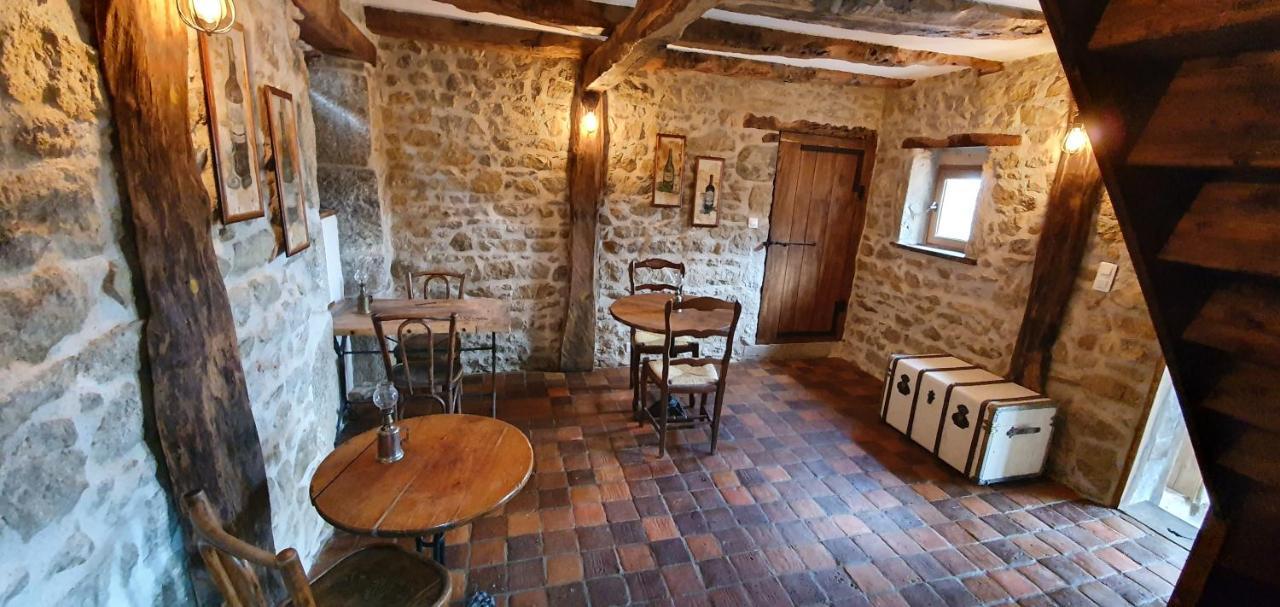 La Belle Ame Bed & Breakfast Saint-Priest-des-Champs Екстериор снимка