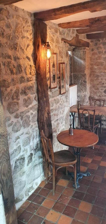 La Belle Ame Bed & Breakfast Saint-Priest-des-Champs Екстериор снимка
