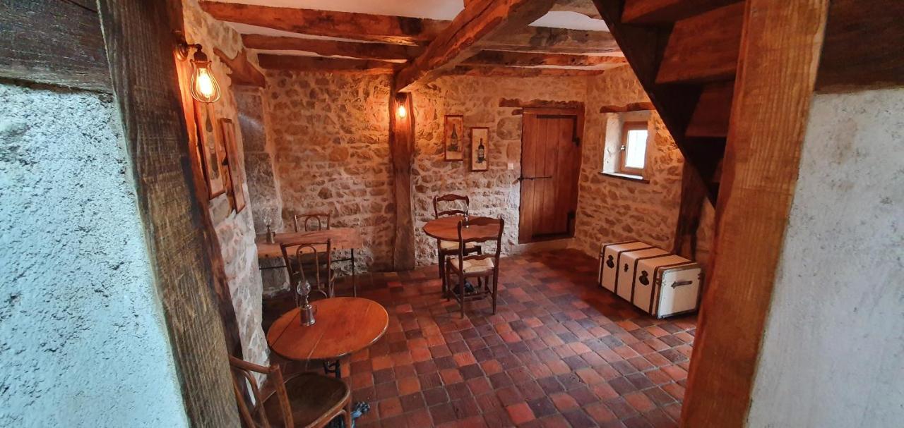 La Belle Ame Bed & Breakfast Saint-Priest-des-Champs Екстериор снимка